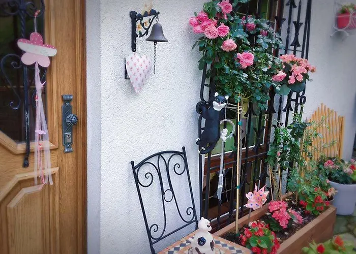 A With A View In Old :) Hotell Monschau